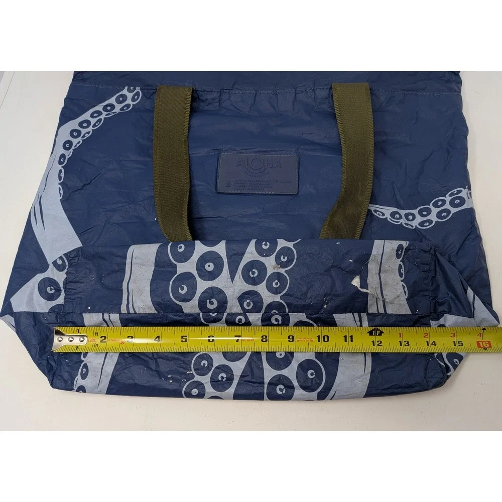 Aloha Collection He'e Arctic On Navy Day Tripper Tote Bag -*FLAWS READ*